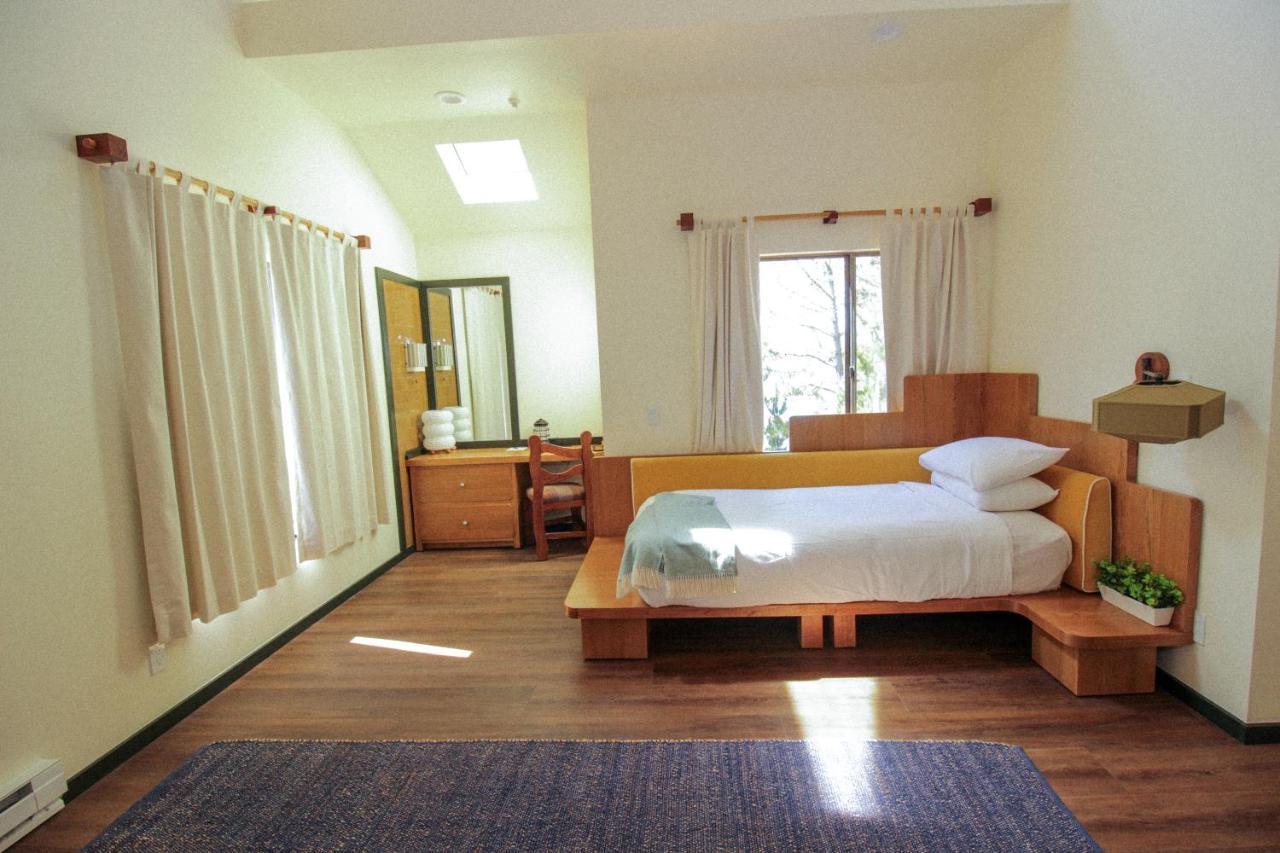 Lodge At Marconi Marshall Bagian luar foto