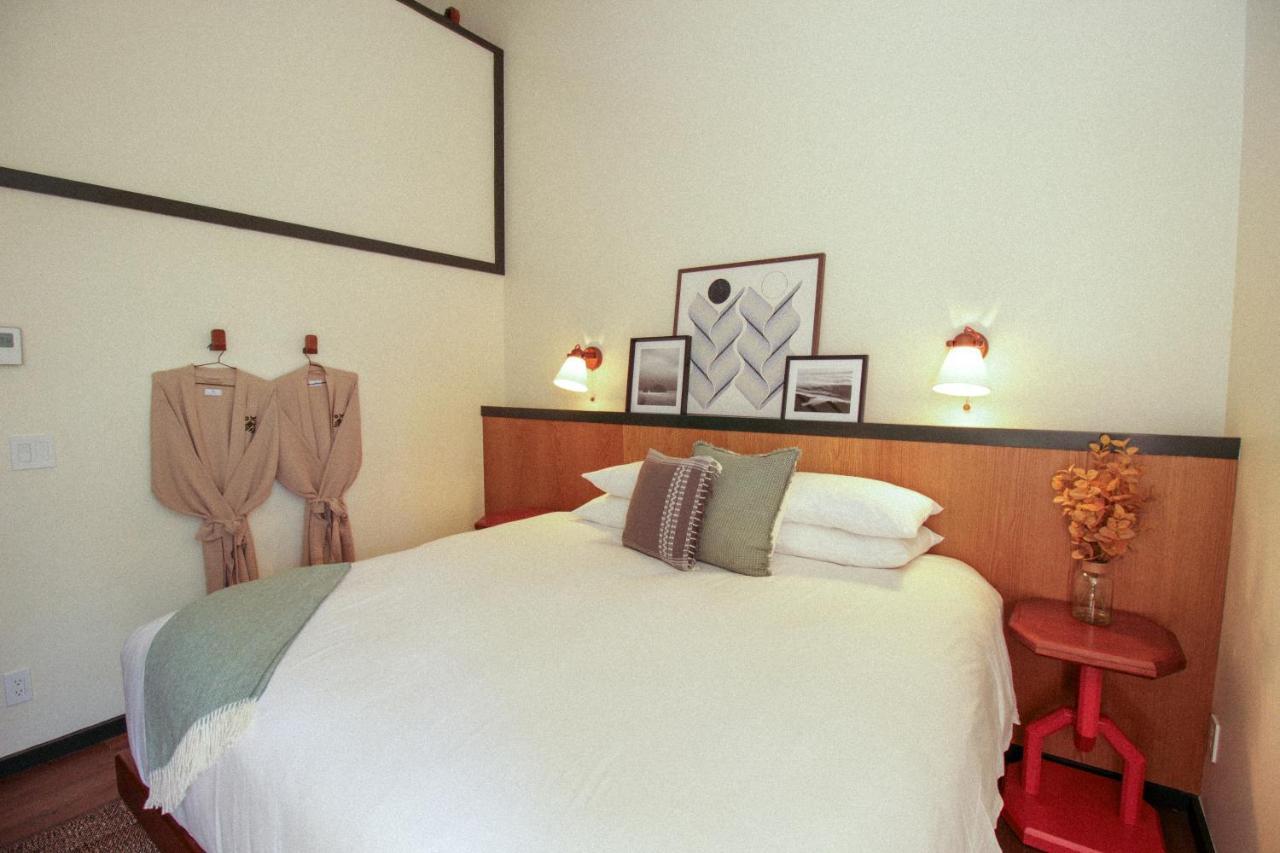 Lodge At Marconi Marshall Bagian luar foto