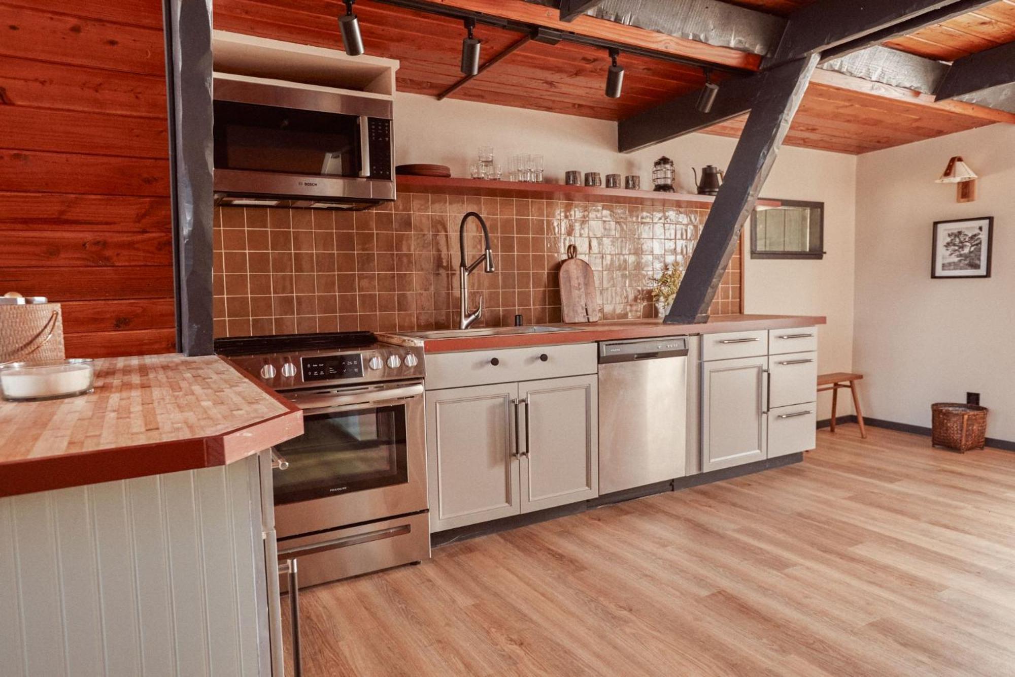 Lodge At Marconi Marshall Bagian luar foto